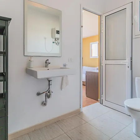 Sardina Vista Retreat *