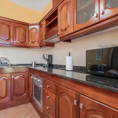Sardina Vista Retreat Apartment