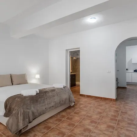 Sardina Vista Retreat *