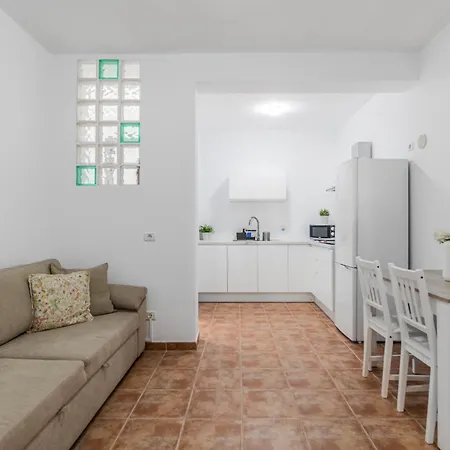Sardina Vista Retreat