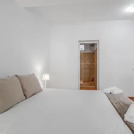 Sardina Vista Retreat
